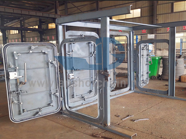 ประตู Weathertight ของ Marine Steel พร้อมก้านเดียว