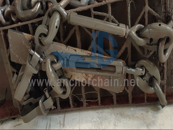 Pelican Hook Chain Stoppers